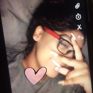 Meet your Posher, Amira